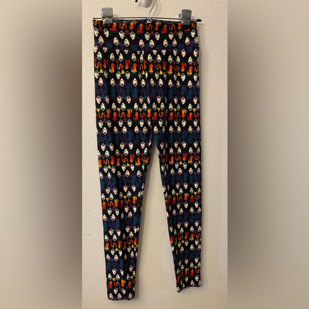 LuLaRoe “Disney’s Maleficent” buttery soft leggings. One size. Fits size 2-10.